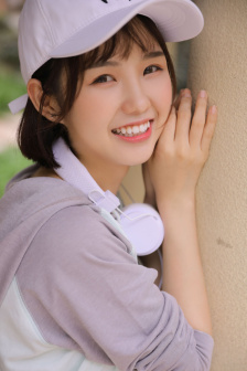 两个奶被揉到高潮喷水